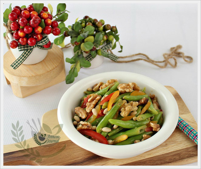 french beans with pine nuts and walnuts
